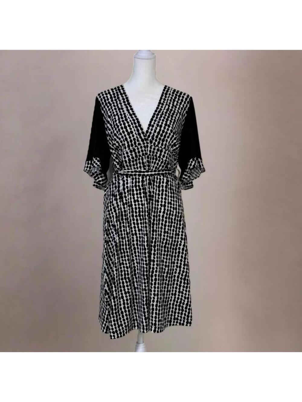BCBG Black and White Printed Sleeve Knee-Length Summer Picnic Jersey Dress